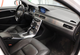 Подержанный автомобиль Volvo S80 2014 года (21 фото)