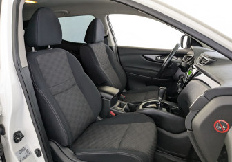 Подержанный автомобиль Nissan Qashqai 2014 года (21 фото)