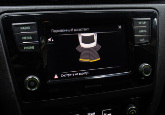 Подержанный автомобиль Skoda Rapid Liftback 2018 года (18 фото)