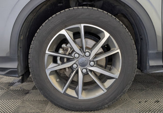 Подержанный автомобиль Geely Coolray 2023 года (12 фото)