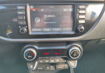 Подержанный автомобиль Kia Rio Hatchback 2018 года (13 фото)
