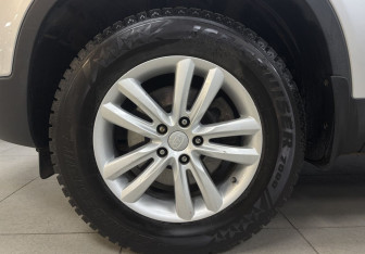 Подержанный автомобиль Kia Sorento 2012 года (9 фото)