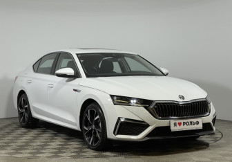 Новый Skoda Octavia Liftback 2025 (3 фото)