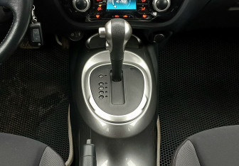 Подержанный автомобиль Nissan Juke 2018 года (15 фото)