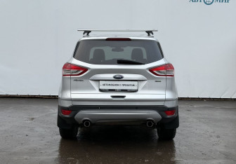 Подержанный автомобиль Ford Kuga 2013 года (6 фото)
