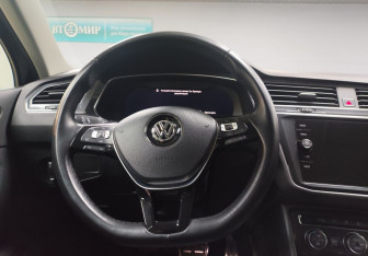 Подержанный автомобиль Volkswagen Tiguan 2018 года (14 фото)