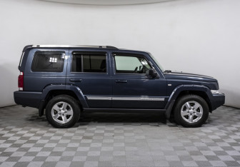 Подержанный автомобиль Jeep Commander 2008 года (4 фото)