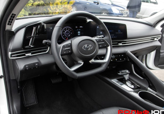 Новый Hyundai Elantra Sedan 2023 (17 фото)