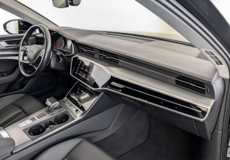 Подержанный автомобиль Audi A6 Sedan 2021 года (11 фото)
