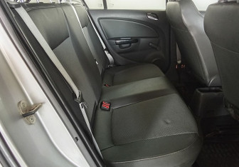 Подержанный автомобиль Opel Corsa 2008 года (10 фото)