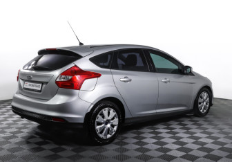 Подержанный автомобиль Ford Focus Hatchback 2013 года (5 фото)