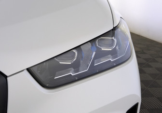 Подержанный автомобиль BMW X5 M 2025 года (11 фото)