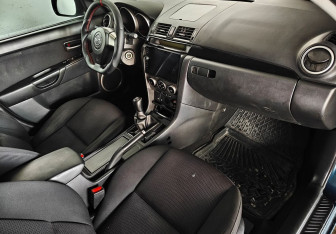 Подержанный автомобиль Mazda 3 Sedan 2007 года (10 фото)