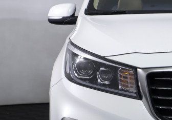 Подержанный автомобиль Kia Carnival 2020 года (26 фото)