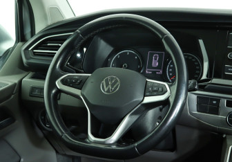 Подержанный автомобиль Volkswagen Caravelle 2020 года (18 фото)