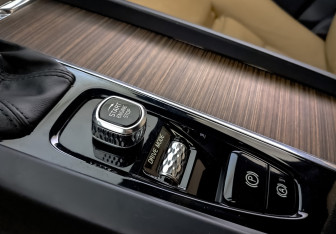 Подержанный автомобиль Volvo XC60 2020 года (29 фото)