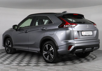 Подержанный автомобиль Mitsubishi Eclipse Cross 2024 года (7 фото)