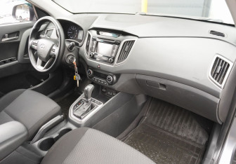 Подержанный автомобиль Hyundai Creta 2016 года (11 фото)