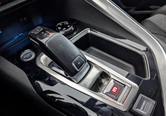 Подержанный автомобиль Peugeot 5008 Suv 2018 года (27 фото)