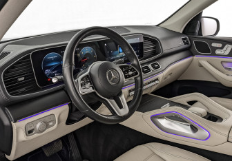 Подержанный автомобиль Mercedes-Benz GLE 2021 года (15 фото)