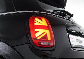 Подержанный автомобиль MINI Hatch 2020 года (21 фото)