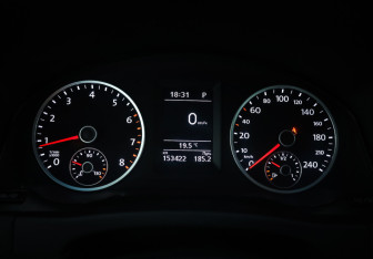 Подержанный автомобиль Volkswagen Tiguan 2015 года (16 фото)