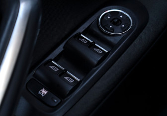 Подержанный автомобиль Ford Mondeo Sedan 2012 года (15 фото)