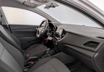 Подержанный автомобиль Hyundai Solaris Sedan 2021 года (11 фото)