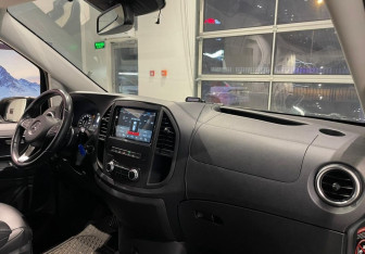 Подержанный автомобиль Mercedes-Benz Vito 2019 года (10 фото)