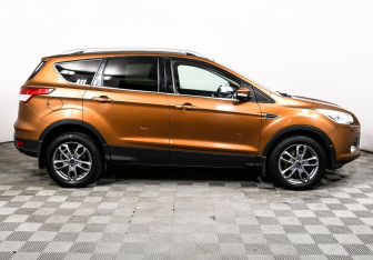 Подержанный автомобиль Ford Kuga 2013 года (4 фото)
