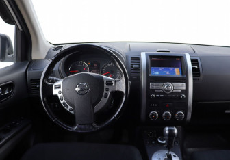 Подержанный автомобиль Nissan X-Trail 2012 года (14 фото)