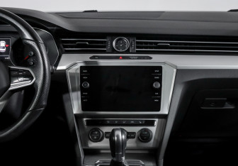 Подержанный автомобиль Volkswagen Passat Sedan 2018 года (13 фото)