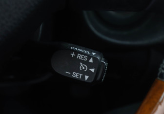 Подержанный автомобиль Lexus RX 2007 года (14 фото)