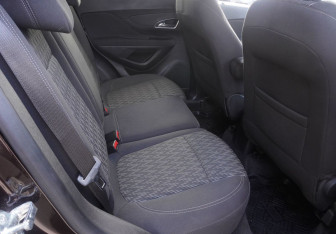 Подержанный автомобиль Opel Mokka 2013 года (9 фото)