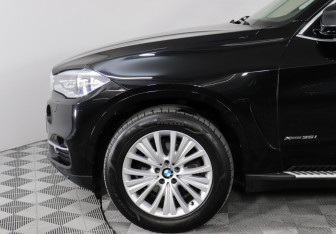 Подержанный автомобиль BMW X5 2017 года (8 фото)