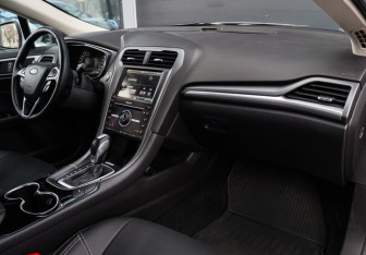 Подержанный автомобиль Ford Mondeo Sedan 2015 года (12 фото)