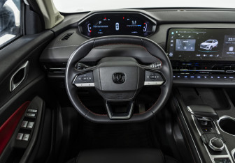 Подержанный автомобиль Changan UNI-S 2024 года (10 фото)