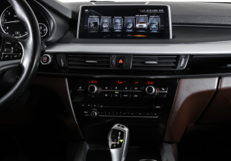 Подержанный автомобиль BMW X5 2017 года (14 фото)