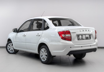Подержанный автомобиль LADA (ВАЗ) Granta Sedan 2023 года (7 фото)