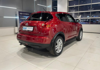 Подержанный автомобиль Nissan Juke 2013 года (4 фото)