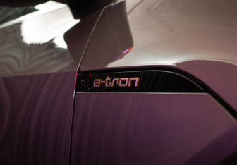 Подержанный автомобиль Audi e-tron Sportback 2021 года (28 фото)