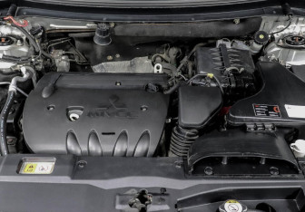 Подержанный автомобиль Mitsubishi Outlander 2016 года (5 фото)