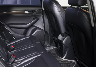 Подержанный автомобиль Audi Q5 2014 года (12 фото)