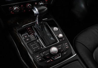 Подержанный автомобиль Audi A7 2014 года (18 фото)