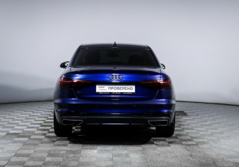 Подержанный автомобиль Audi A4 Sedan 2020 года (6 фото)