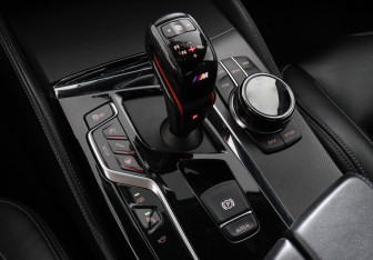 Подержанный автомобиль BMW M5 Sedan 2019 года (24 фото)