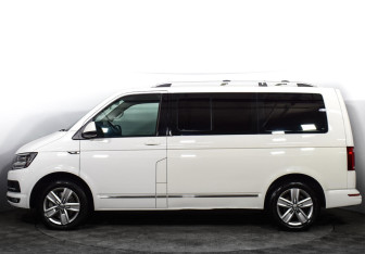 Подержанный автомобиль Volkswagen Multivan 2015 года (3 фото)