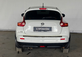 Подержанный автомобиль Nissan Juke 2014 года (5 фото)