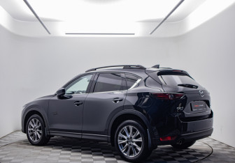 Подержанный автомобиль Mazda CX-5 2021 года (7 фото)