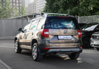 Подержанный автомобиль Skoda Yeti 2014 года (6 фото)